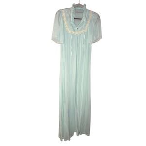 Vintage Kayser baby blue lace nightgown‎